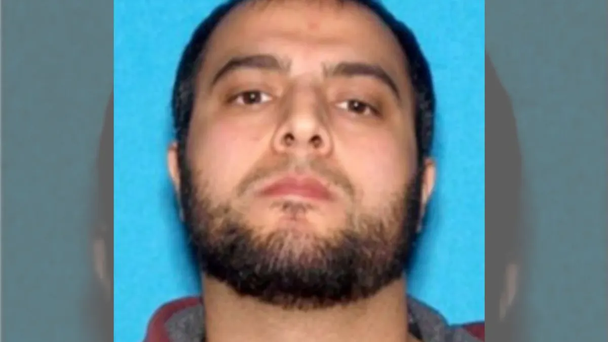 California EPA Employee Charged With Threatening Jews, Attempting To Provide Guns and Money to ISIS