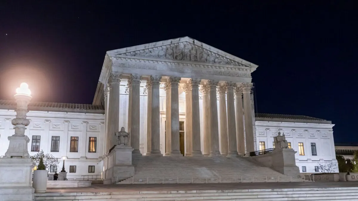 Supreme Court Unanimously Rules In Favor Of Straight Woman In ‘Reverse Discrimination’ Lawsuit