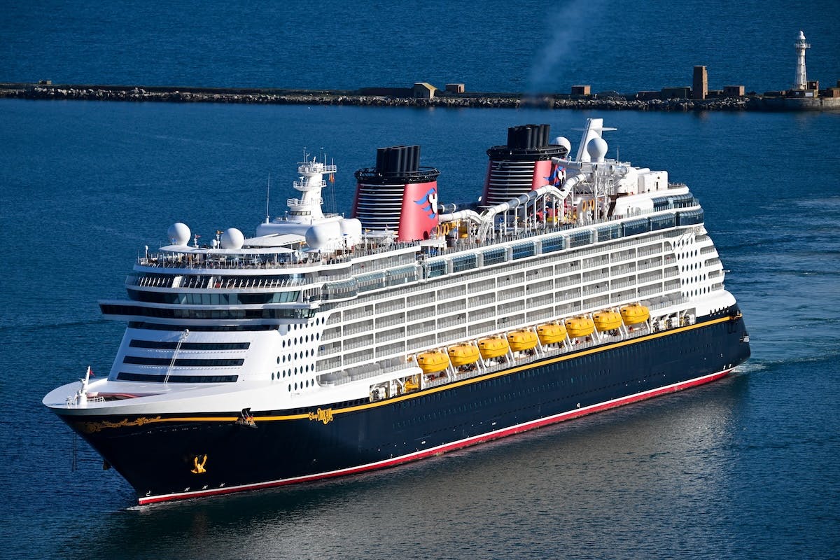 Hero Dad Leaps From Disney Cruise To Save Daughter In Daring Ocean Rescue