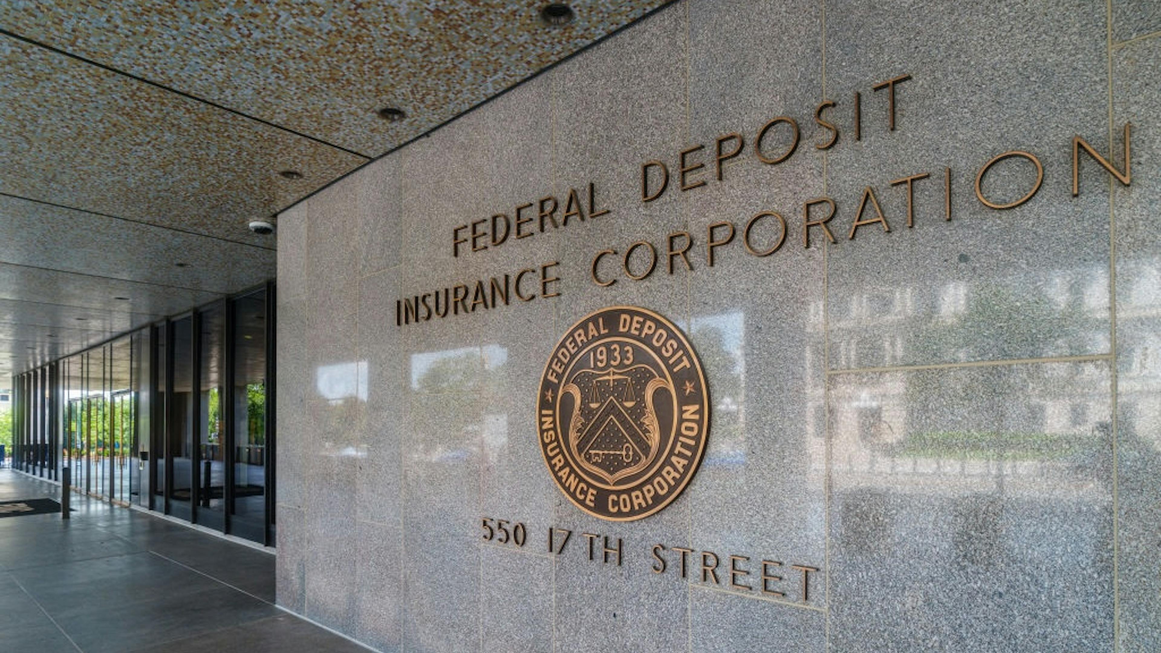 Conservative Group Calls For Lawmakers To Fight Government-Driven ‘Debanking’