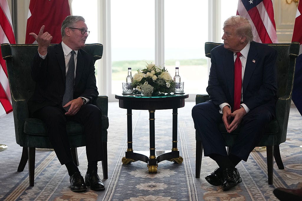 ‘He’s A Friend Of Mine’: Keir Starmer Laughs Uncomfortably While Trump Trashes London Mayor
