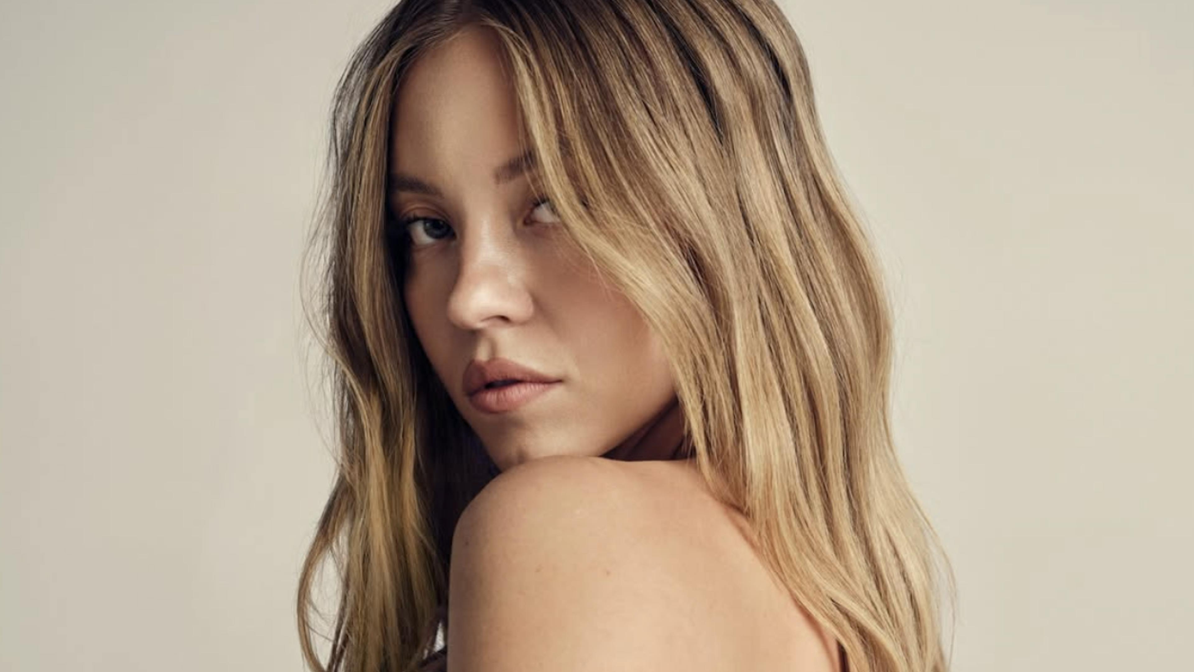 Leftists Crash Out Over ‘Whiteness’ Of Sexy Sydney Sweeney Jean Ads