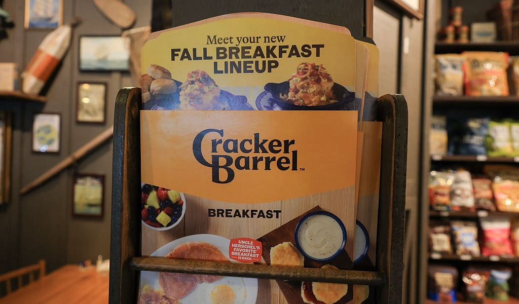 Steak ‘N Shake Sizzles Cracker Barrel As ‘Old Country Store’ Loses $200M With New Logo