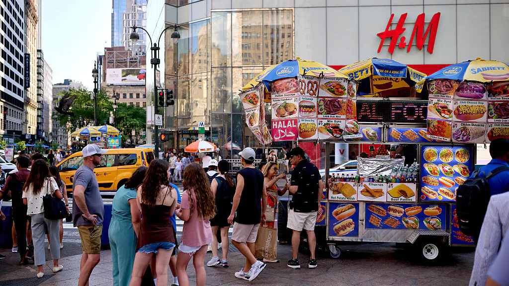 Consumer Confidence Climbs As Trump Pushes Ahead With Tariffs