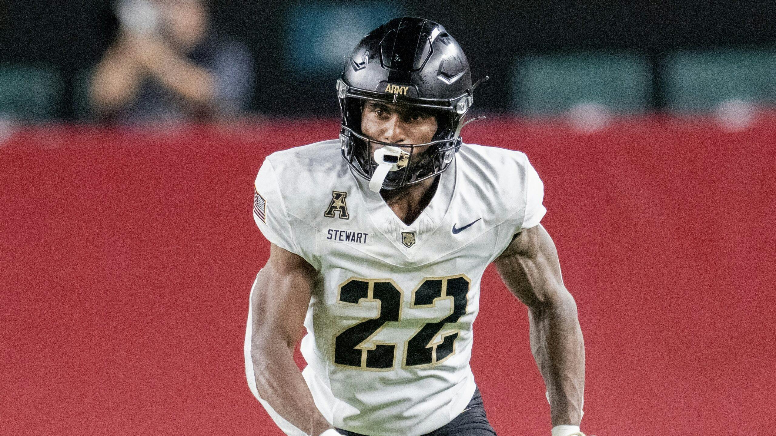 HERO: Army Football Player Rescues Stranger From Burning Car