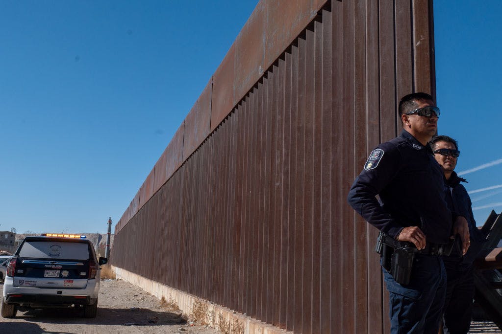 Trump’s Policies Succeeding: Over 14K Migrants Reverse Course, Head South From U.S. Border