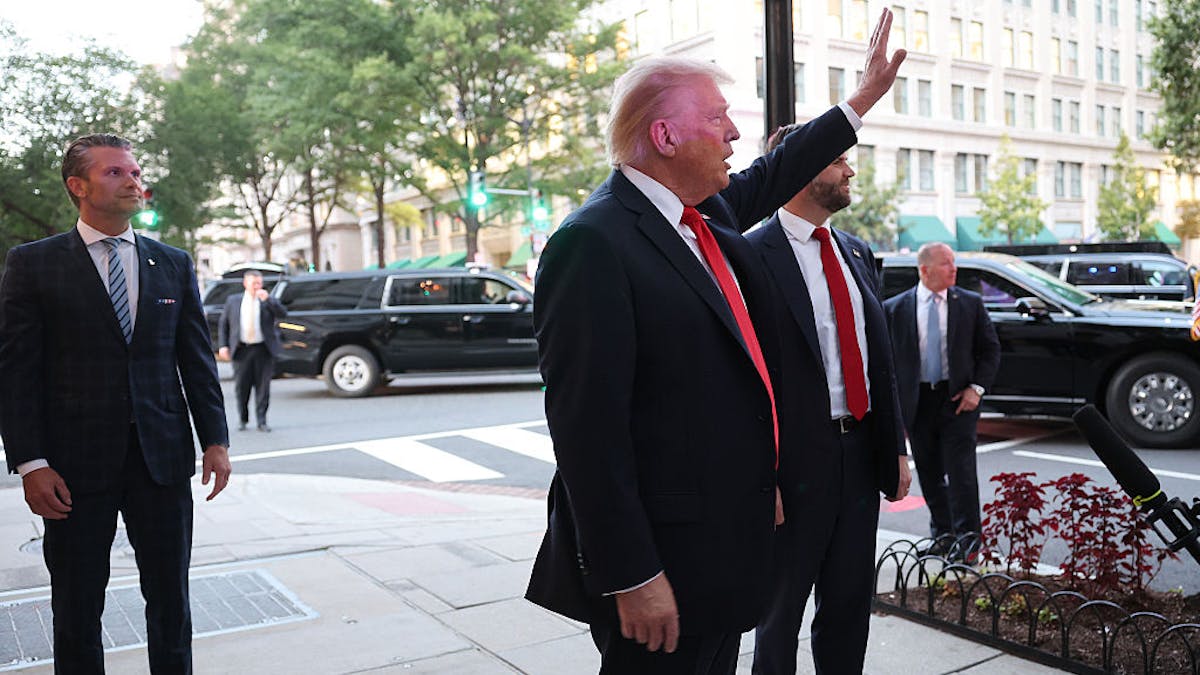 NextImg:The Codfather: Trump Serves Up Cold Stare While Code Pink Flounders At D.C. Seafood Spot