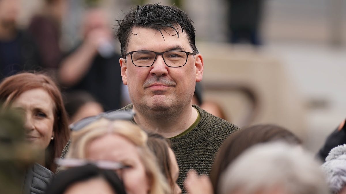 NextImg:Irish Comedian Recounts Shocking Arrest Over Anti-Trans Social Media Posts