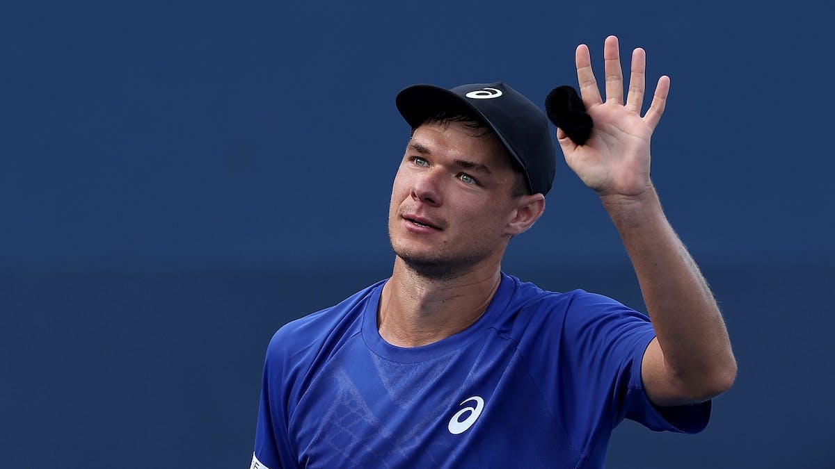 NextImg:Polish CEO Apologizes After Viral US Open Hat-Snatching Incident