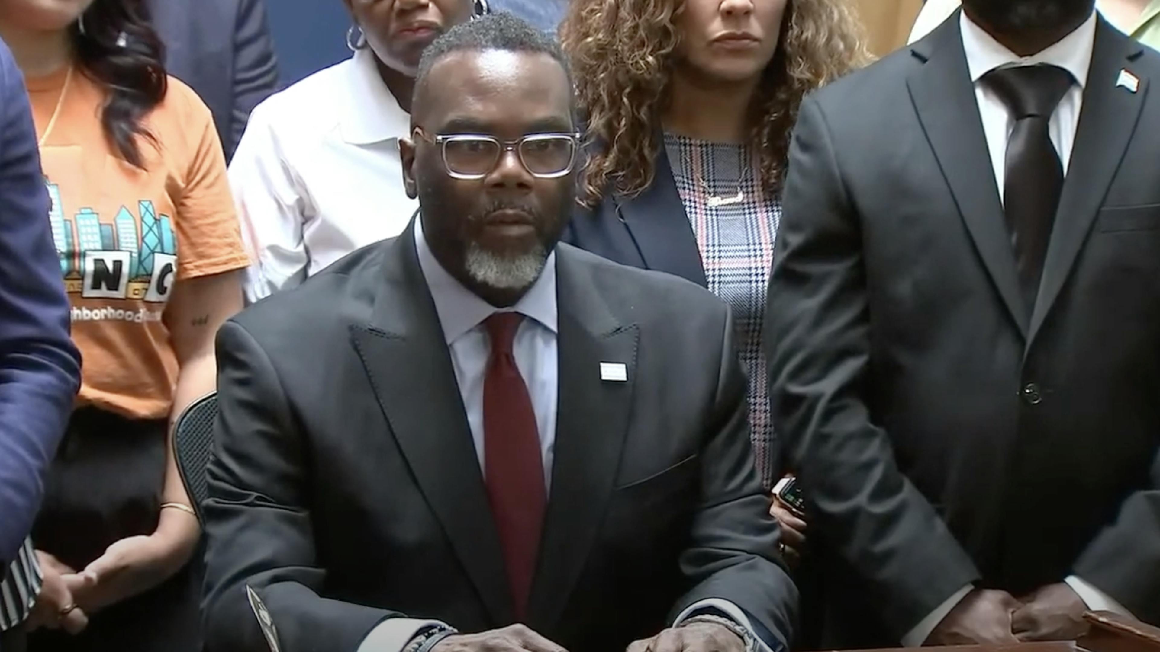 Chicago Mayor Brandon Johnson Signs Executive Order Establishing ‘ICE Free Zones’