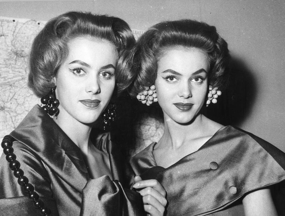 Kessler Twins, Who Performed With Frank Sinatra, Die By Assisted Suicide On The Same Day