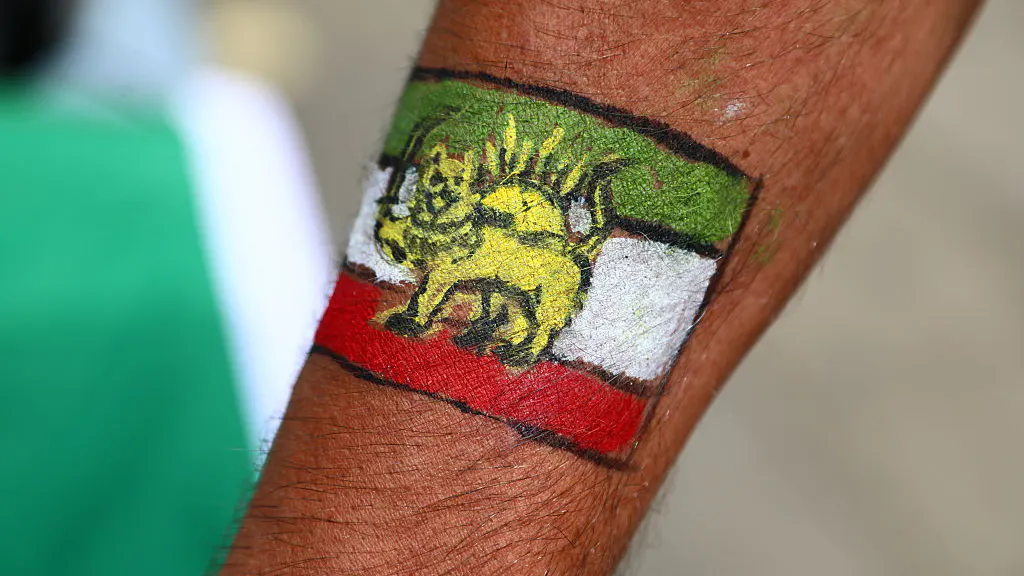 Military Defiance: Iranian Air Force Officer Demands Regime Change, Calls For Million-Man March