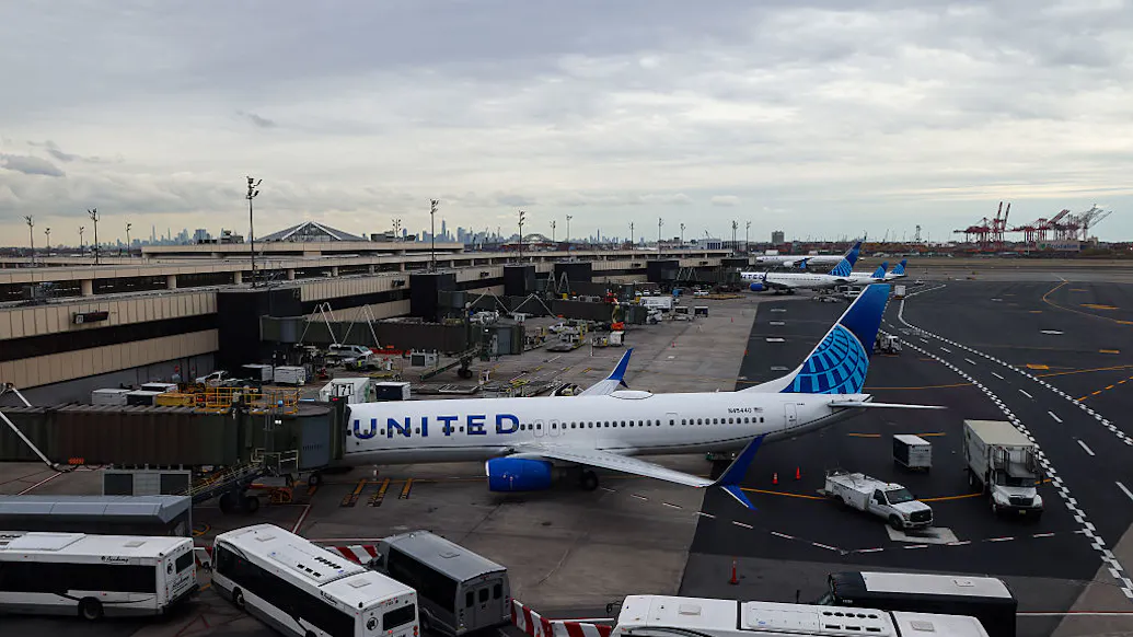 ‘Thank A Democrat’: Delta, United Cancel Hundreds Of Weekend Flights Due To Government Shutdown