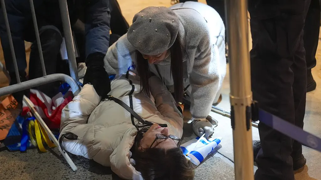 Pro-Palestinian Protesters Block Manhattan Synagogue, Hurl Threats, Anti-Jewish Slurs