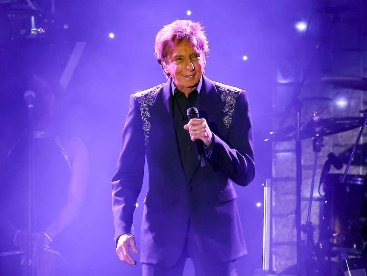 Barry Manilow Reveals Lung Cancer Diagnosis