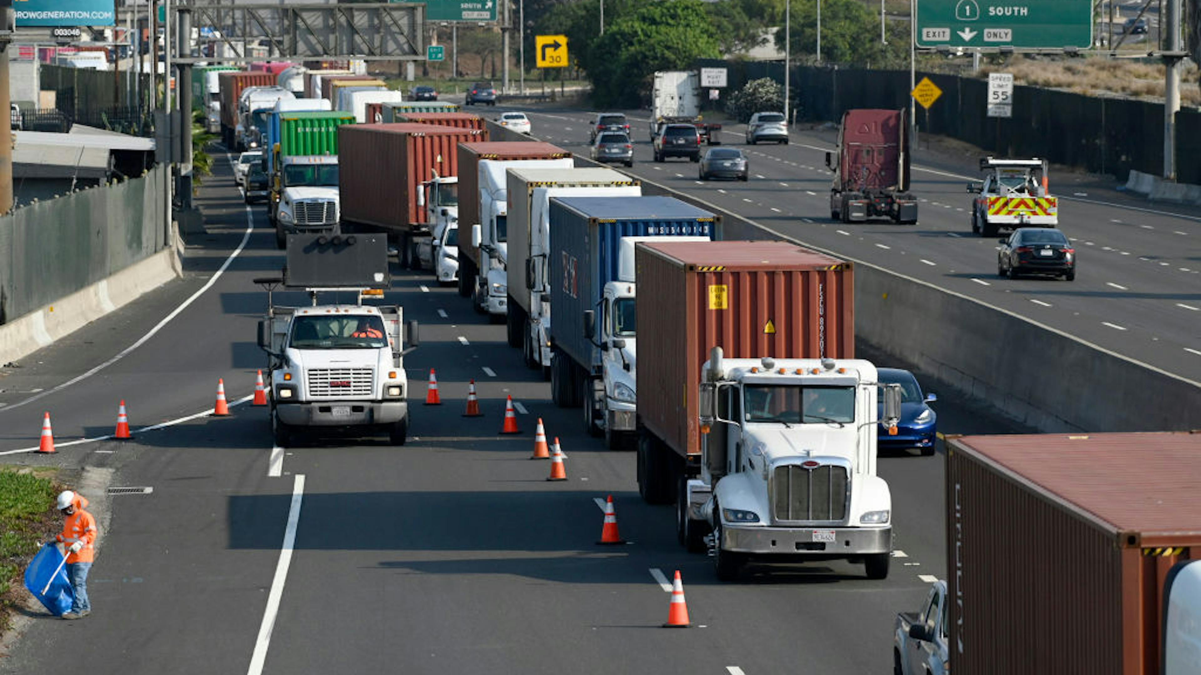 Migrant Truckers Sue California Over Crackdown On Commercial Driver’s Licenses