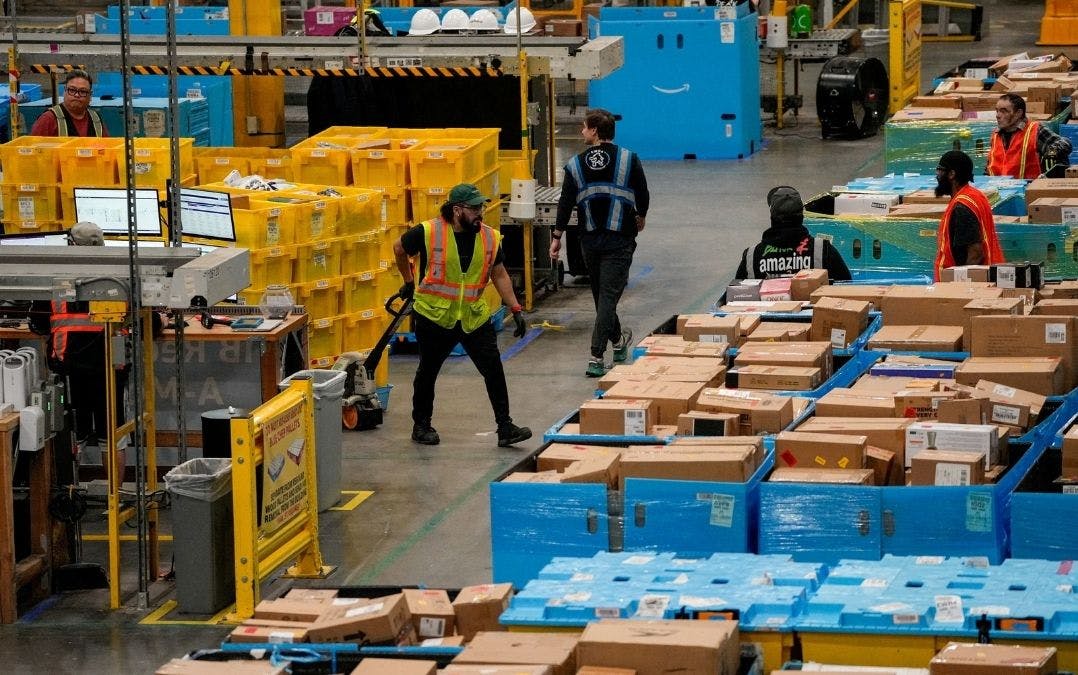 Amazon Plans To Cut Ties With U.S. Postal Service As It Builds Its Own Network