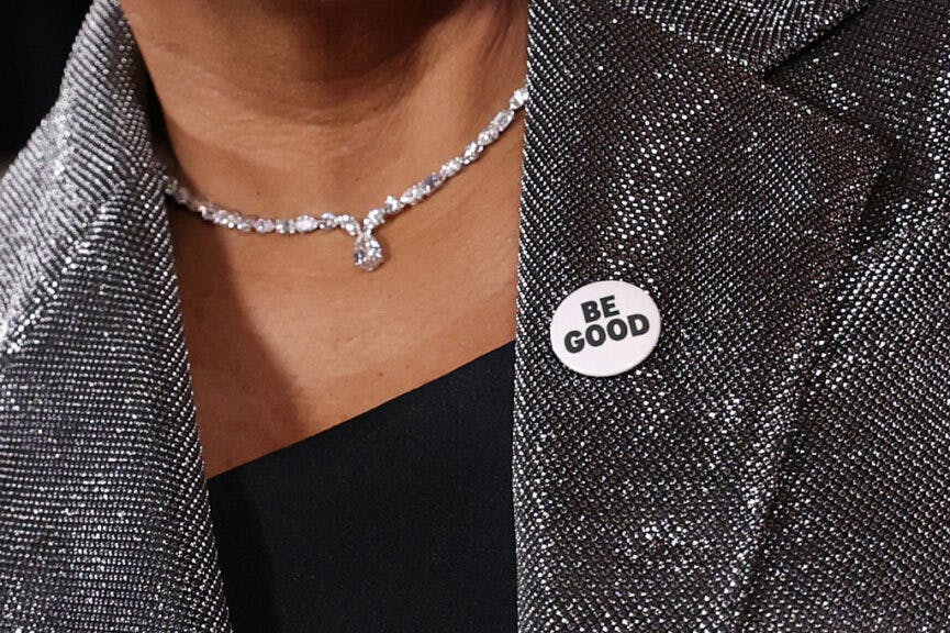 US comedian Wanda Sykes wears a pin reading "be Good", in tribute to Renee Good, who was fatally shot by a US Immigration and Customs Enforcement (ICE) agent in Minneapolis, as she attends the 83rd annual Golden Globe Awards at the Beverly Hilton hotel in Beverly Hills, California, on January 11, 2026. (Photo by Michael Tran / AFP via Getty Images) / -- IMAGE RESTRICTED TO EDITORIAL USE - STRICTLY NO COMMERCIAL USE --
