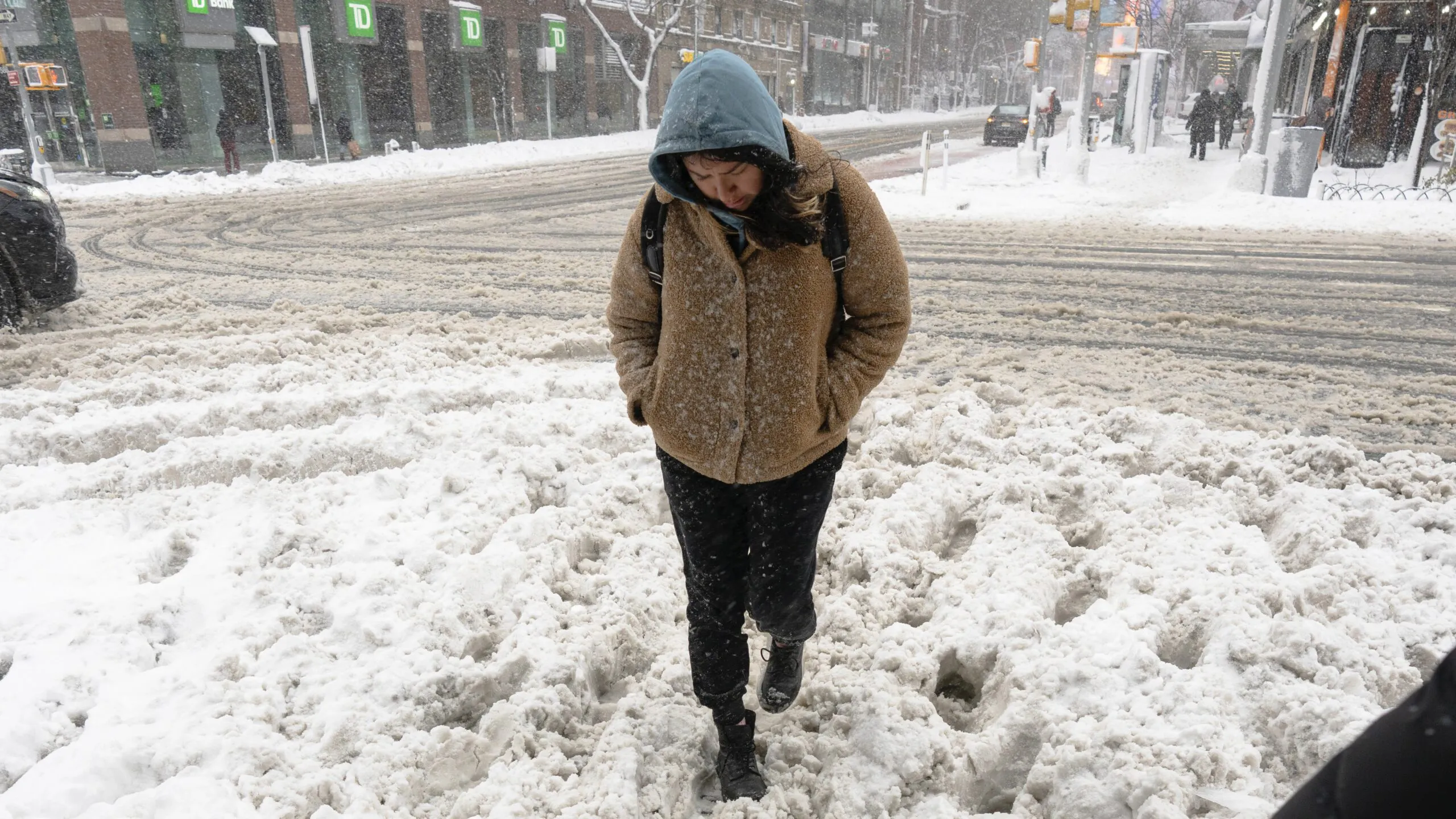 NYC Raises Wages To $30/Hour To Lure Snow Shovelers After Historic Blizzard