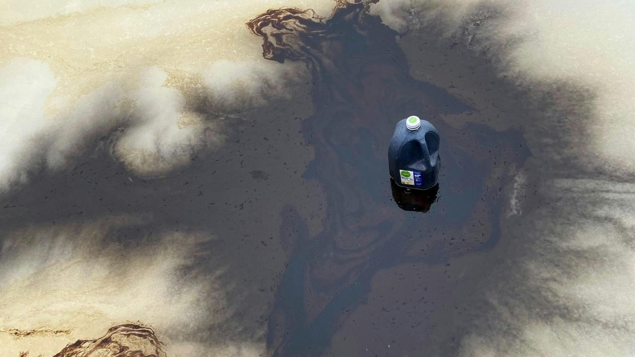 Vandals Attack Rebranded Trump-Kennedy Center With ‘Toxic’ Substance, Force Cancellations