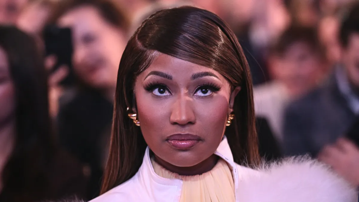 Grammys Host Mocks Nicki Minaj For Breaking Hollywood’s Trump Taboo