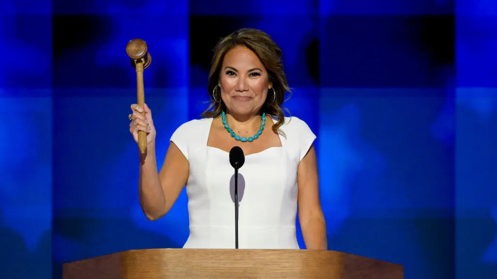 Receipts Don’t Lie: Dem Staffer Accused Of Faking Identity At ICE Facility