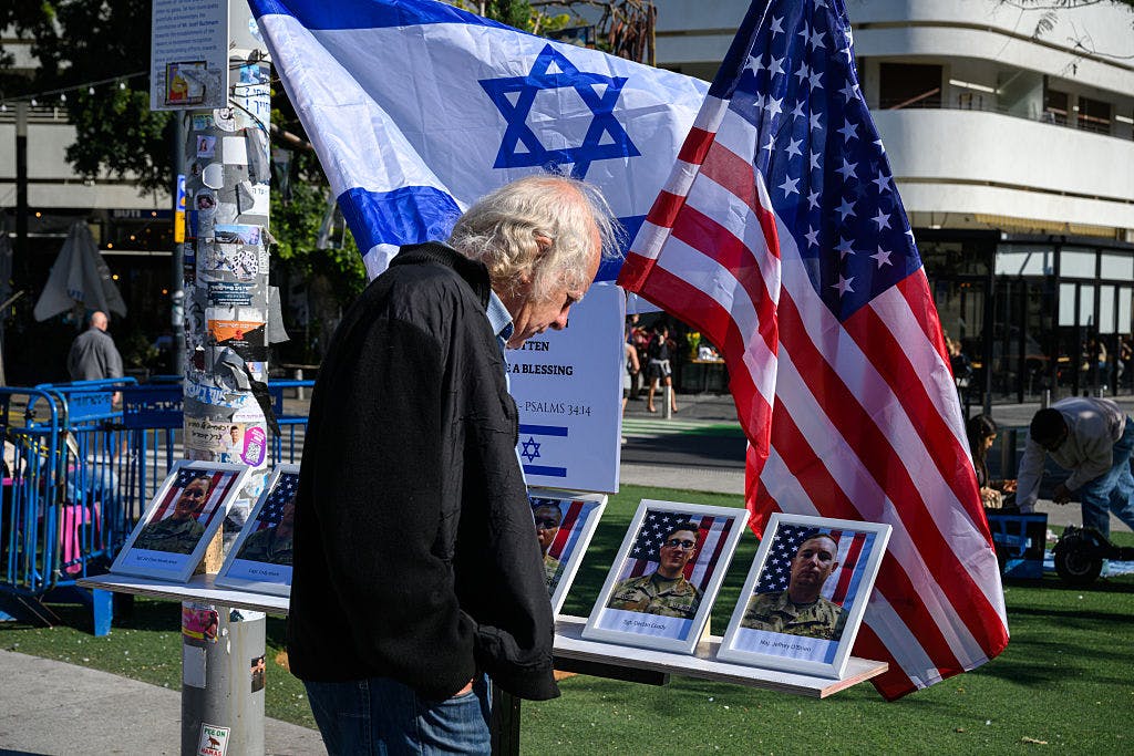 Israelis Set Up Memorial For Fallen American Troops In Tel Aviv