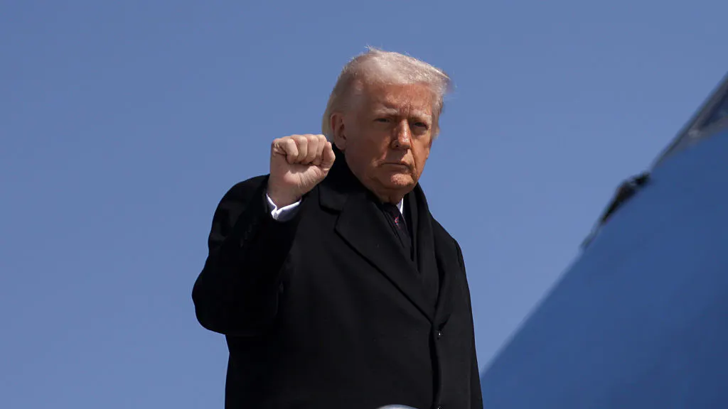 Trump Teases Mysterious Iran ‘Prize’ As Bigger Stakes Come Into Focus