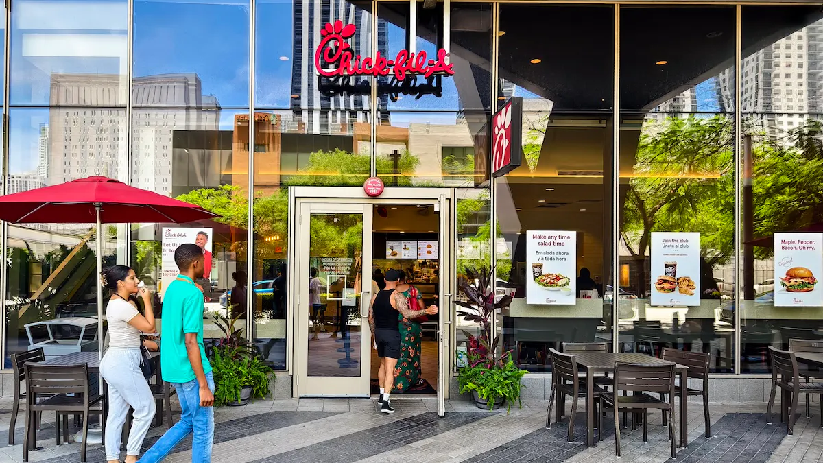 I Made My Parents Try Chick-fil-A’s Phone-Free Challenge, But I Didn’t See This Coming