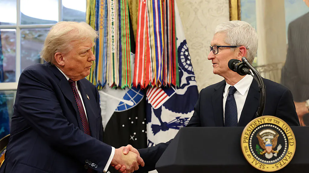 Trump Remembers Time Apple’s Tim Cook Called To ‘Kiss My Ass’