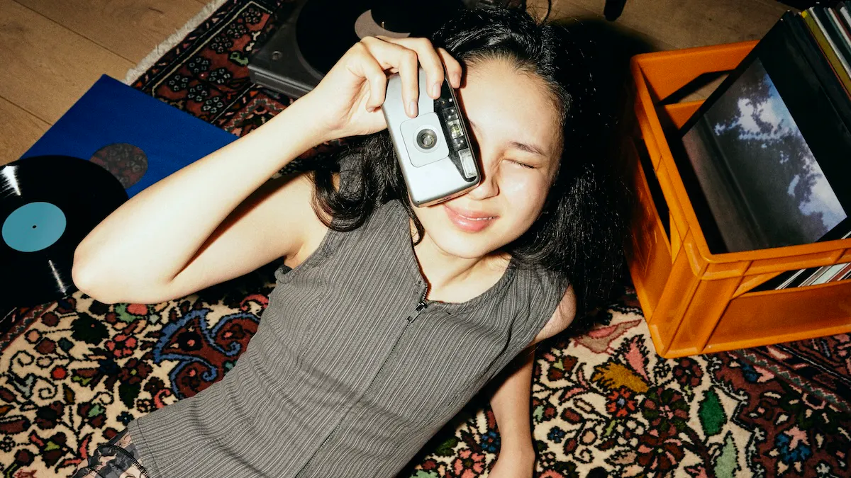 The Reason Gen Z Is Obsessed With The ‘90s Says Something Deeper About Today’s Kids