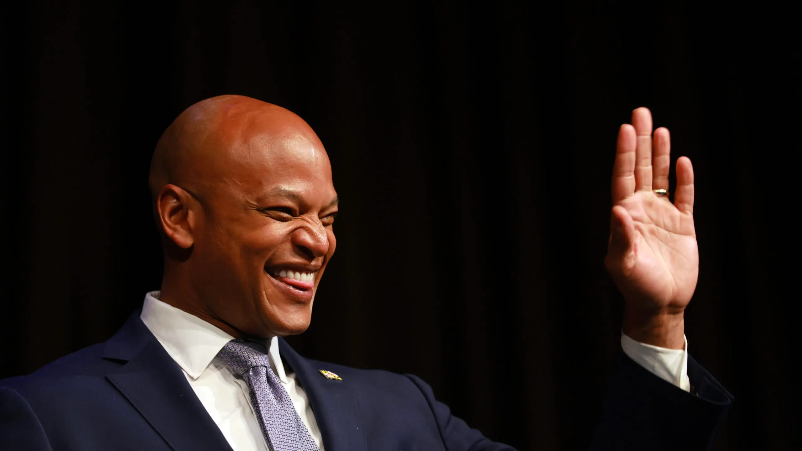 Dem Presidential Hopeful Flails At Local Newspaper For Daring To Investigate His Record