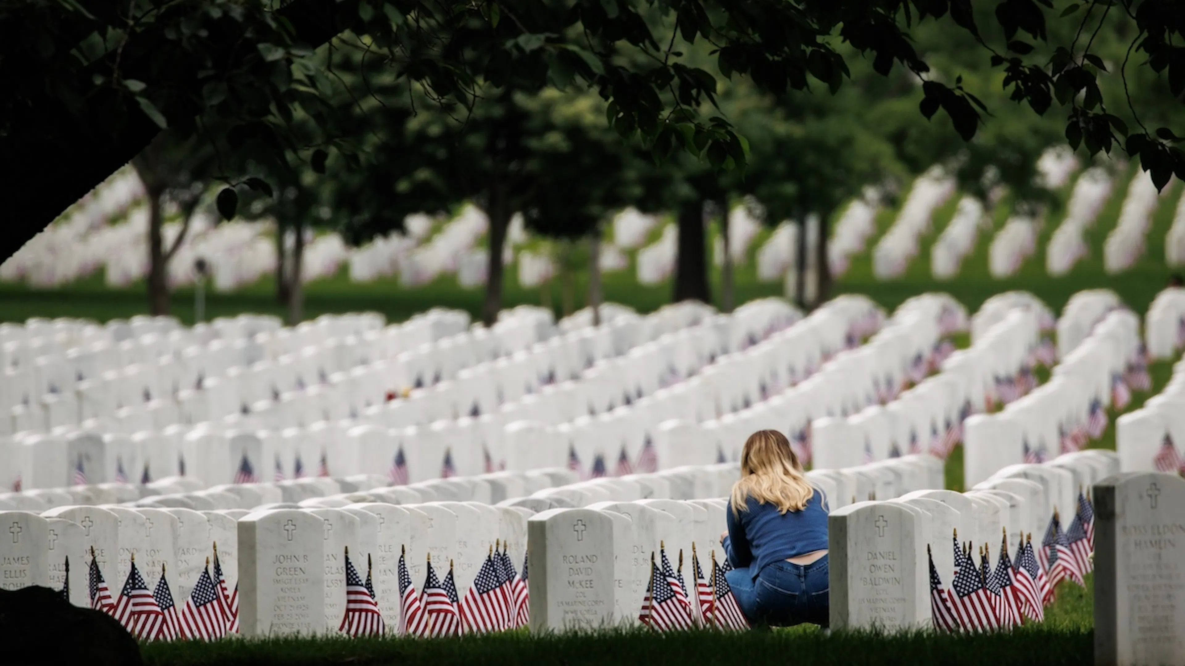 Tulsi Gabbard Visits Fallen Soldier’s Grave After Gold Star Wife’s Viral Request