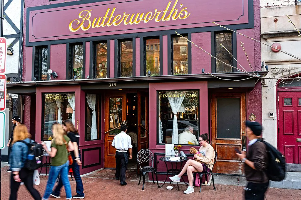 For DC’s Hottest Restaurant Weed Dispensaries Are Like A Hole In The Head