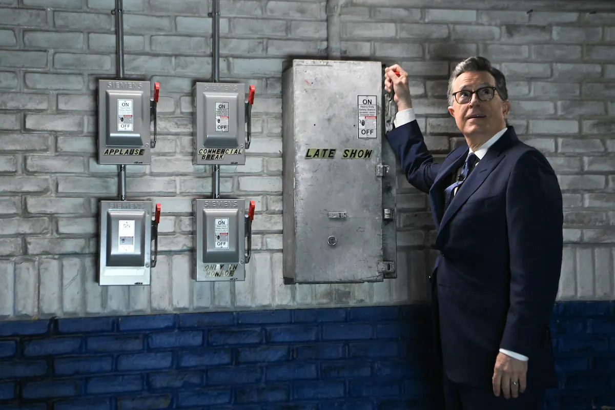 America Waves Goodbye To Stephen Colbert As Trump Lands A Final Parting Shot