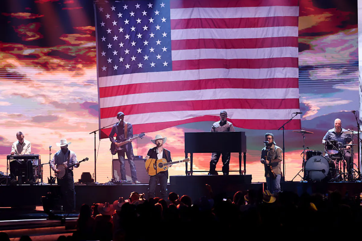 WATCH: Cody Johnson Brings Down The House With Patriotic ‘Travelin’ Soldier’