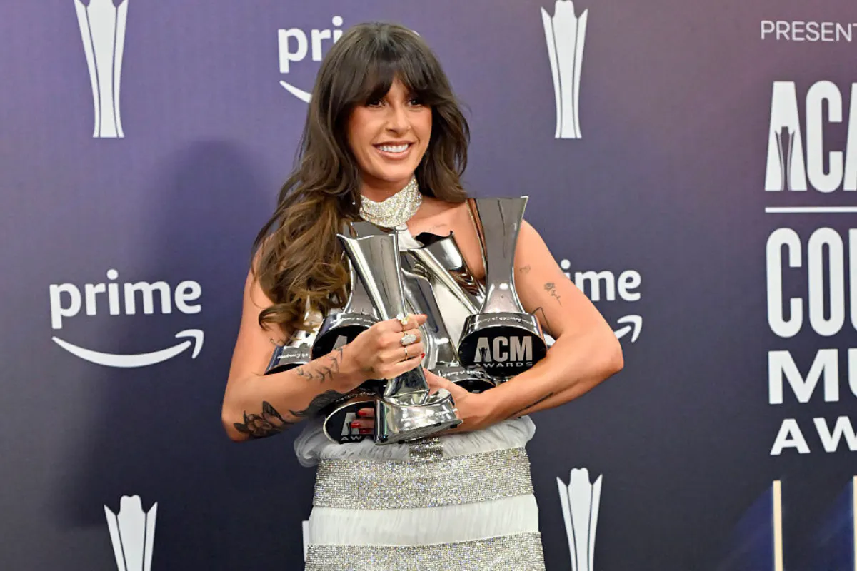 Country Music’s Hottest Star Keeps Pointing Back To God