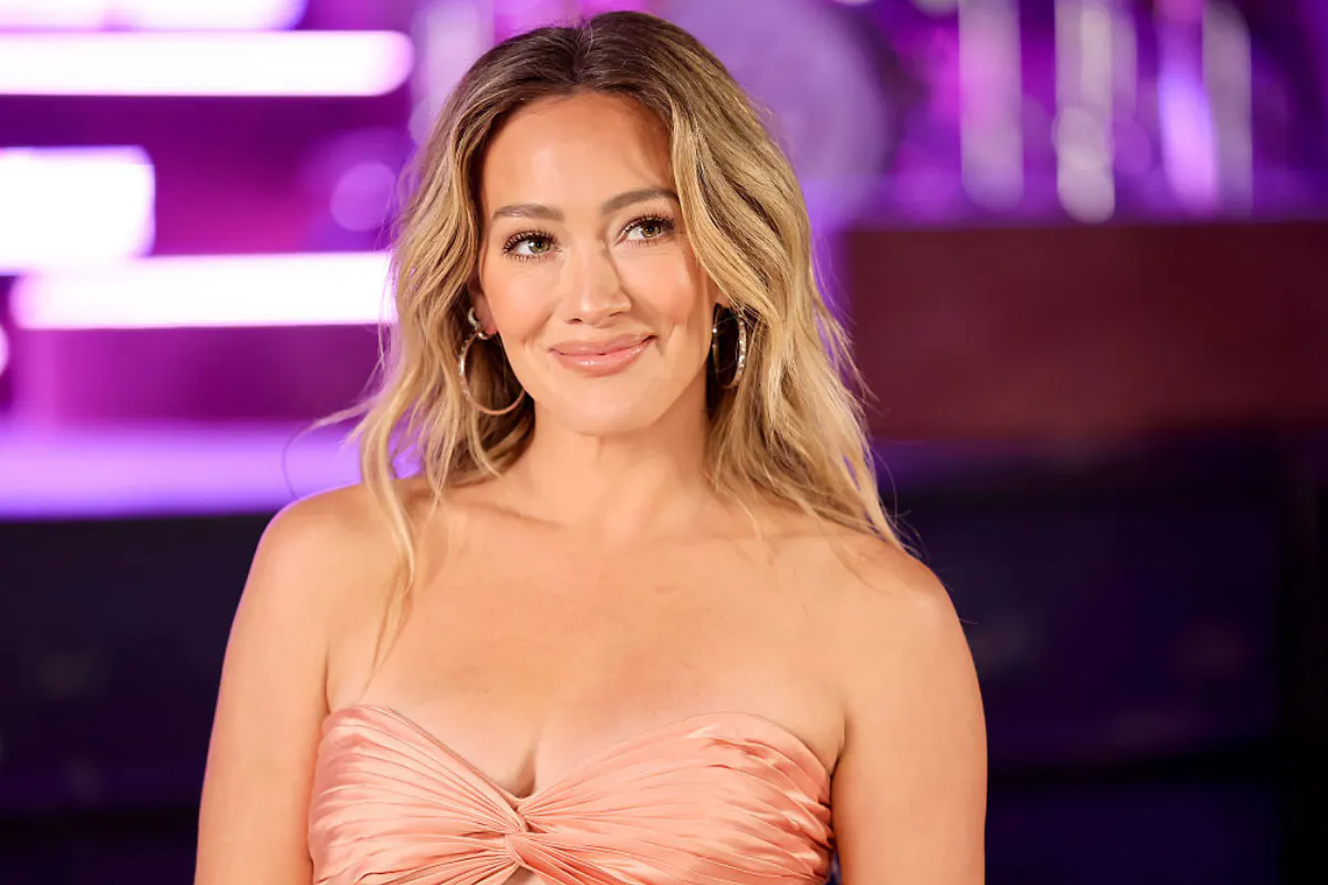 Hilary Duff Ditches Tradition For 2026 Sports Illustrated Swimsuit Cover