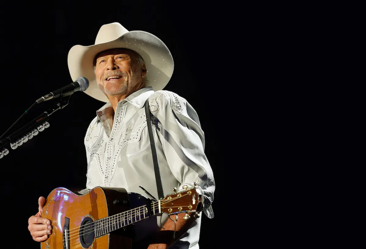 Country Legends Unite For Farewell Show