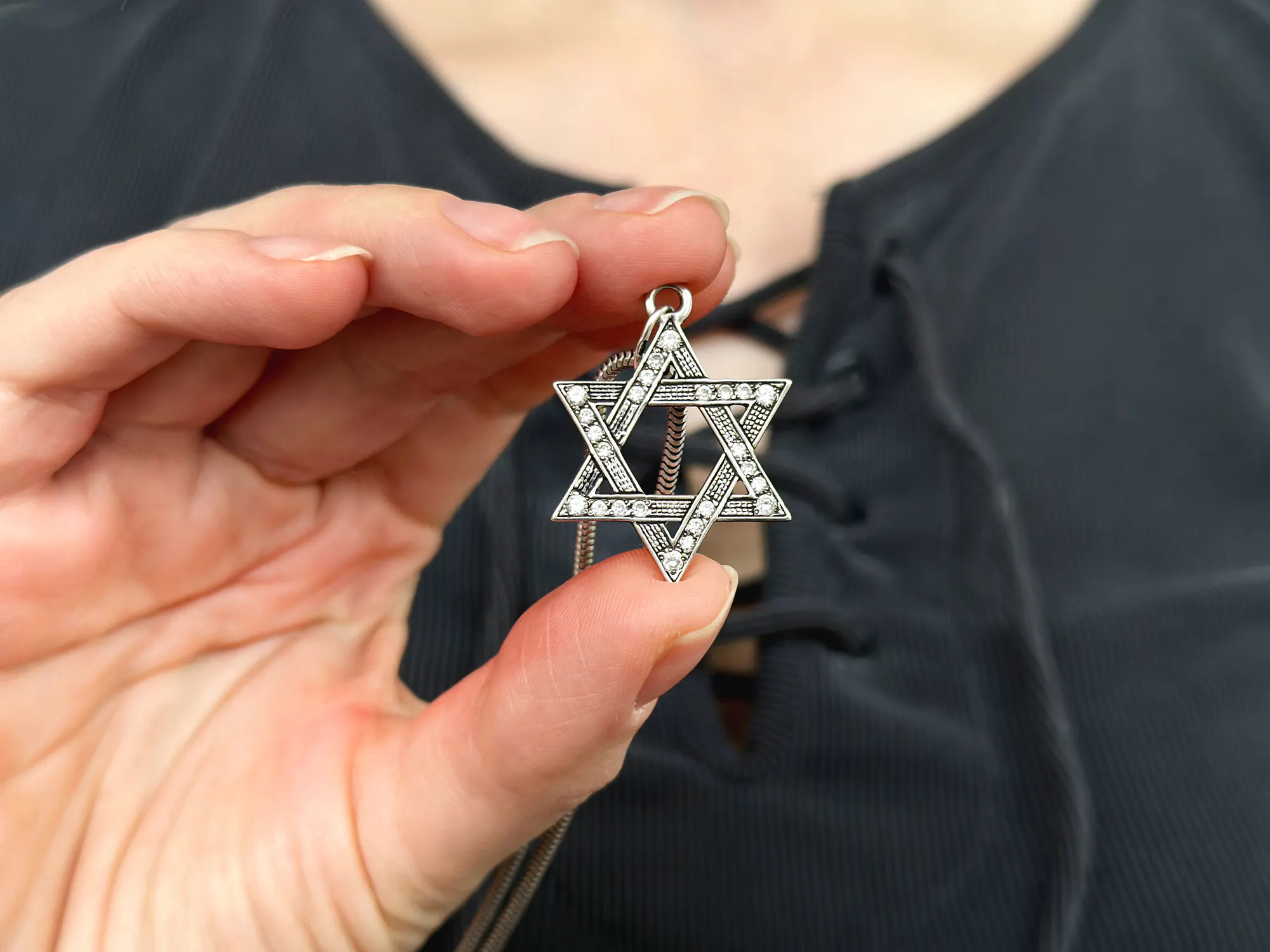Lesbian Couple Kicked Out Of LGBTQ Spa Over Star Of David Pendant
