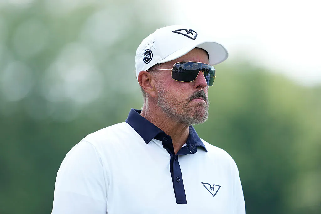 Phil Mickelson Kicked Out Of Golf Club For Inappropriate Contact