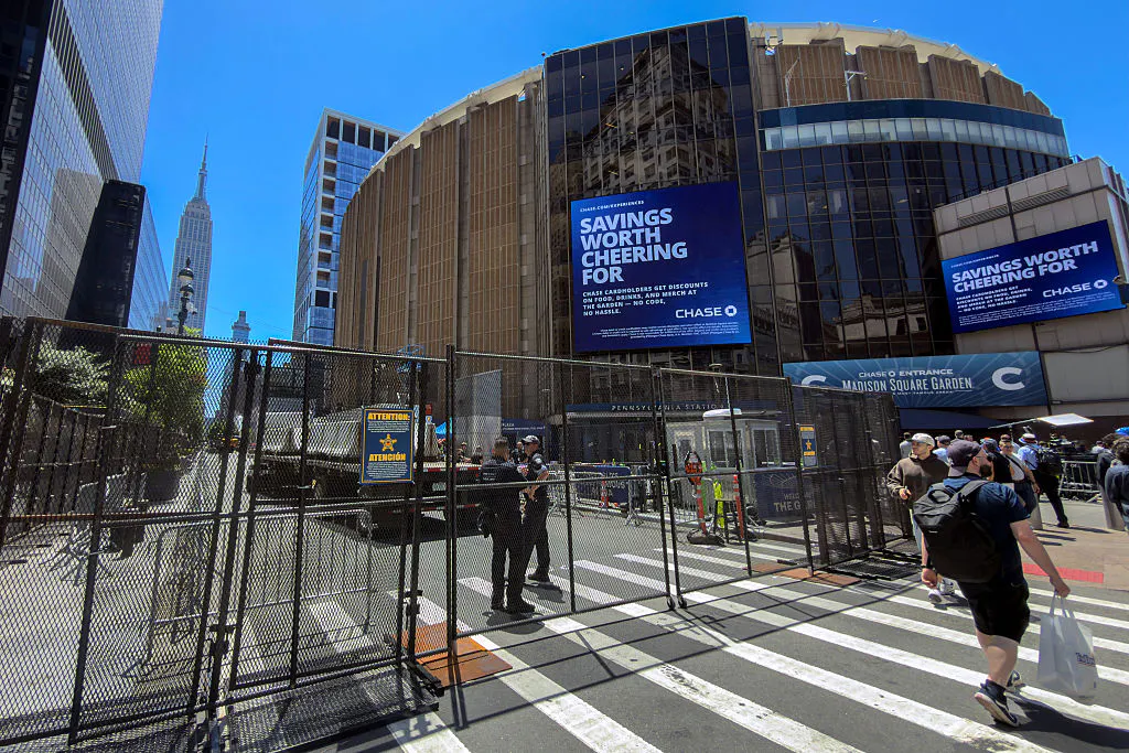 WATCH: Fights Break Out Across NYC After Knicks Lose Game 3