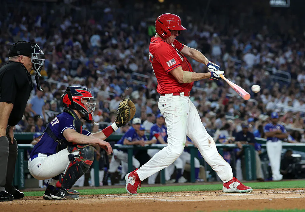 Red, White, And Bruised: GOP Senator Makes Spectacular Catch In Congressional Baseball Game