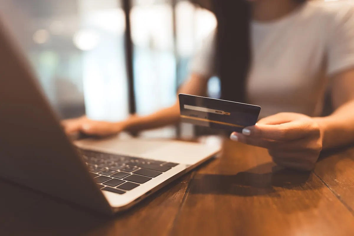 The New Shopping Addiction That Doesn’t Cost A Dime