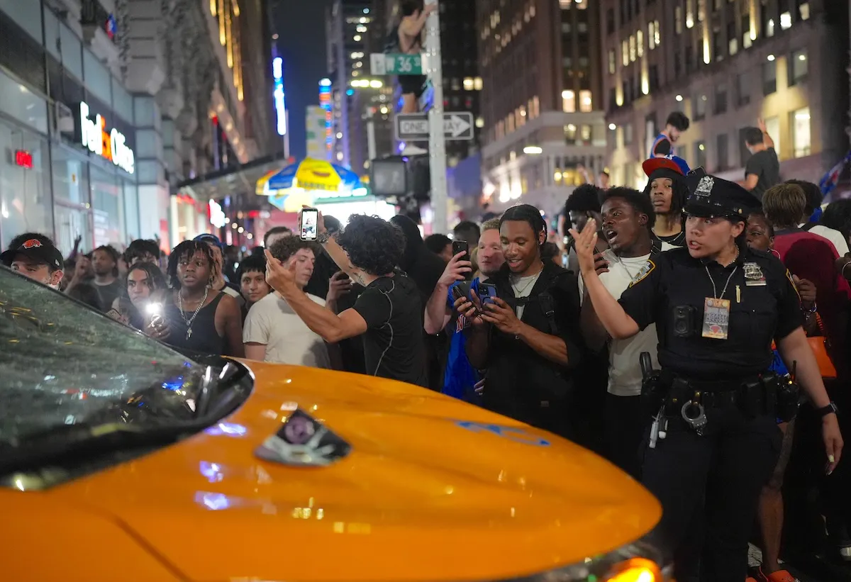 Cab Driver Whose Taxi Got Smashed By Frenzied Knicks Fans Gets A Big Surprise