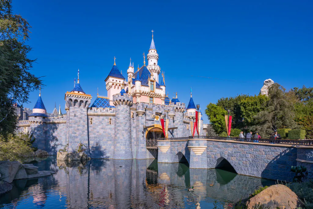 Disney Shuts Down All Restaurants And Bathrooms In Dead Of Summer
