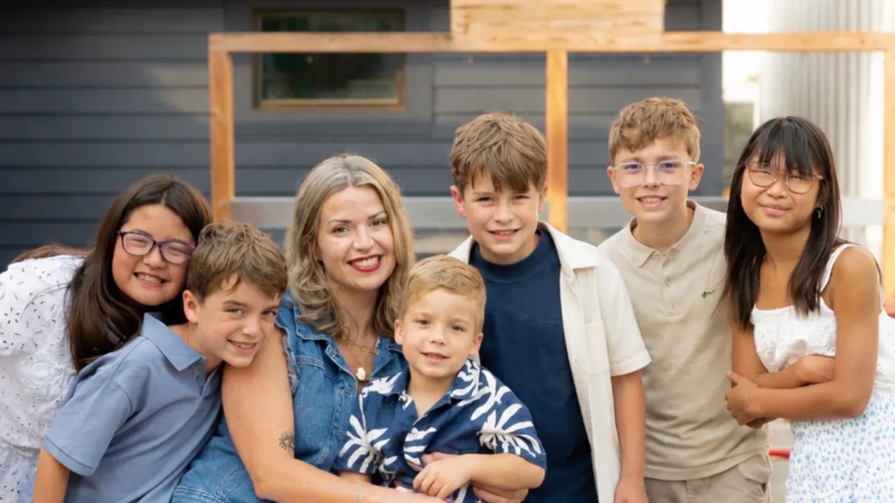 Father Kills Wife, 6 Children, Sets Home On Fire In Apparent Murder-Suicide