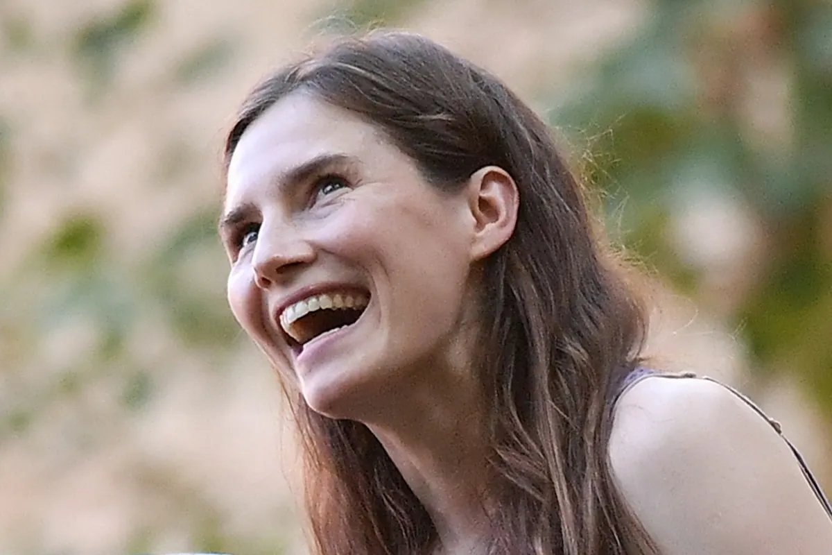 Amanda Knox’s New Comedy Show Isn’t Sitting Well With Murdered Roommate’s Family
