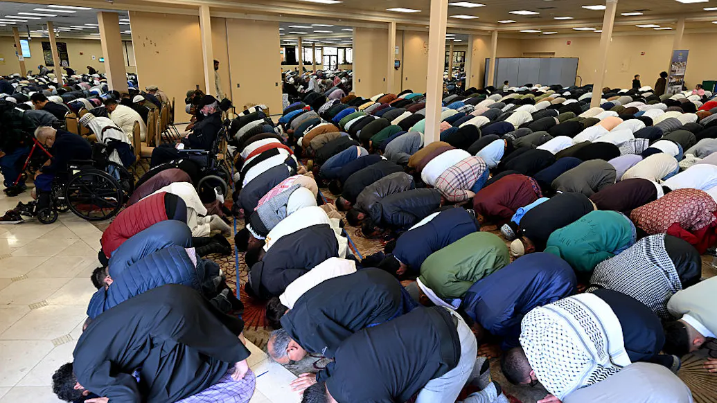 Parents Sue After Public School Sends Girls To Mosque In Hijabs, Hands Out Qurans