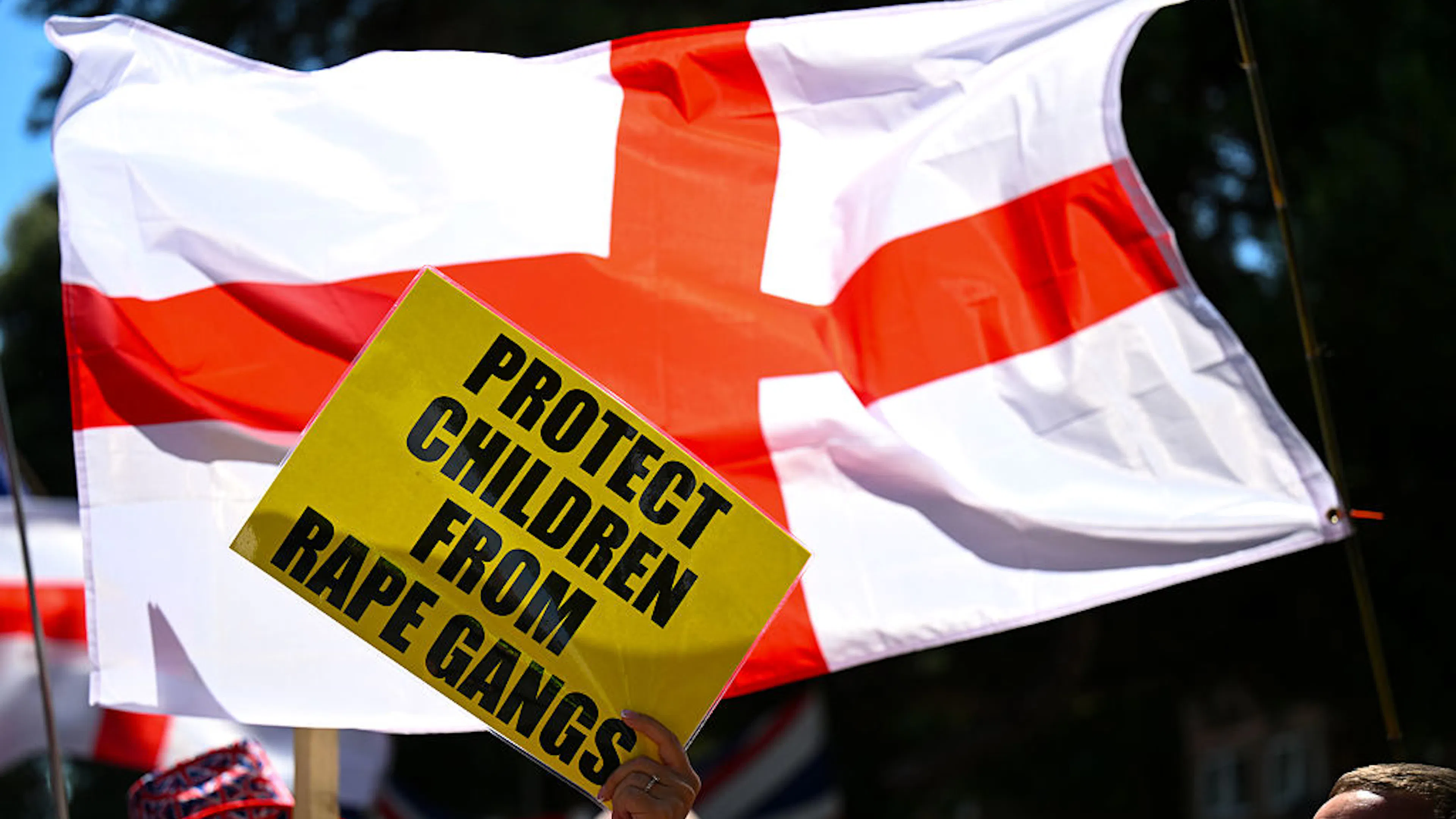 Please Don’t Assault The Hosts: Britain’s Etiquette Guide For Its Uninvited Guests